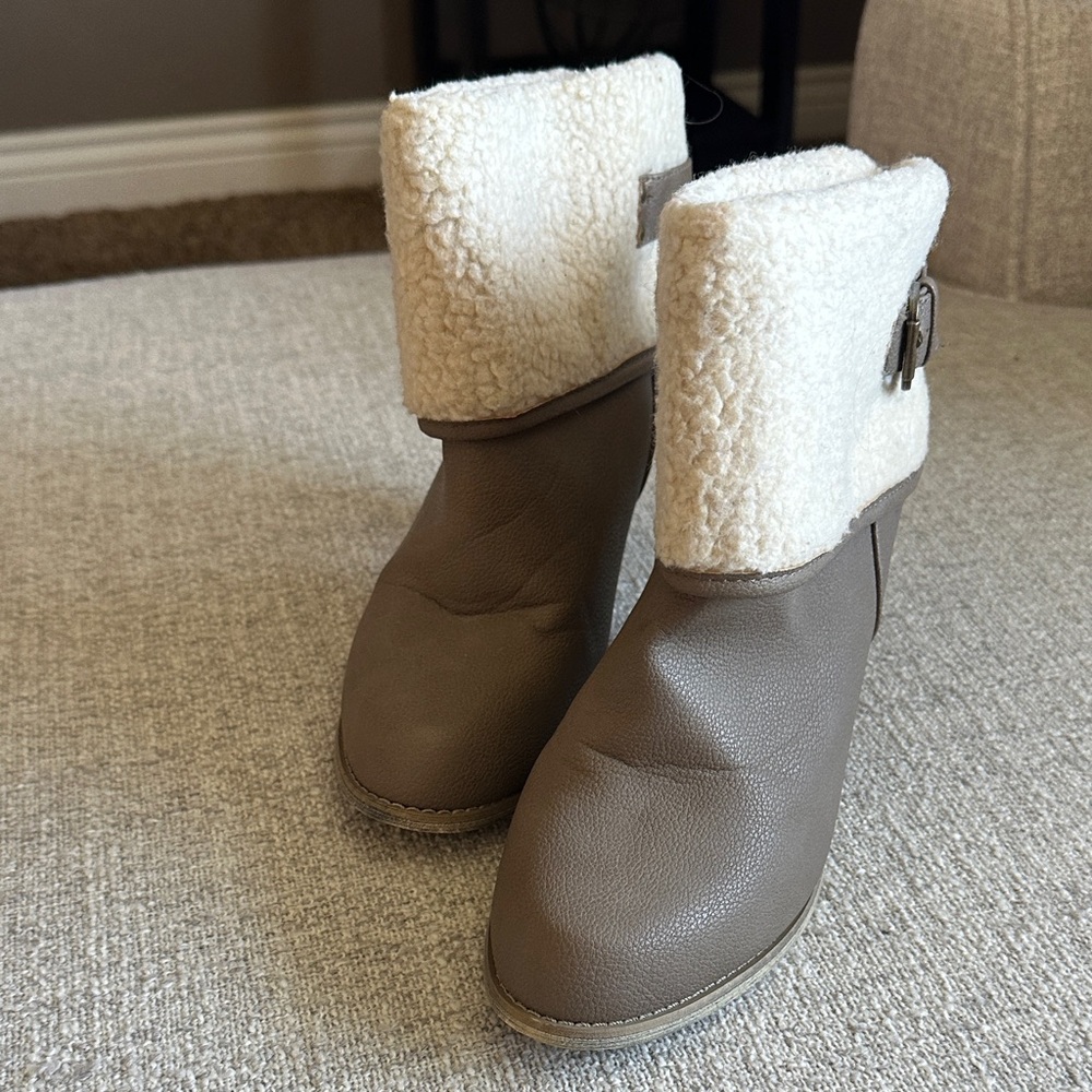 Rue21 Taupe and Cream Ankle Boots